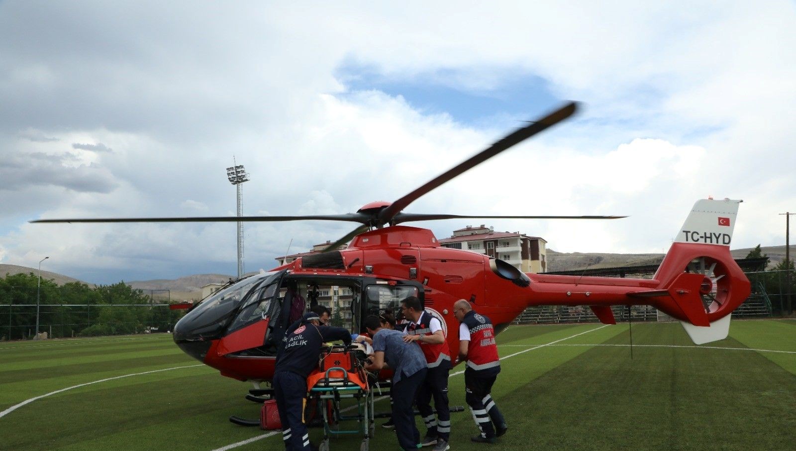 ambulans helikopter 72 yasindaki hasta icin havalandi qUxPG7va