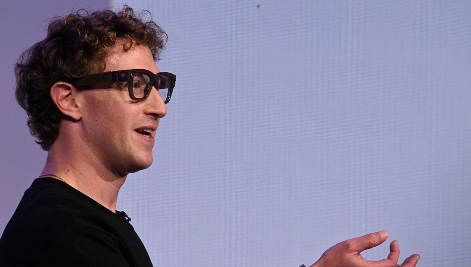 zuckerberg yeni akilli gozlugunu tanitti sahnede iki kez hata verdi Jk88fBhQ