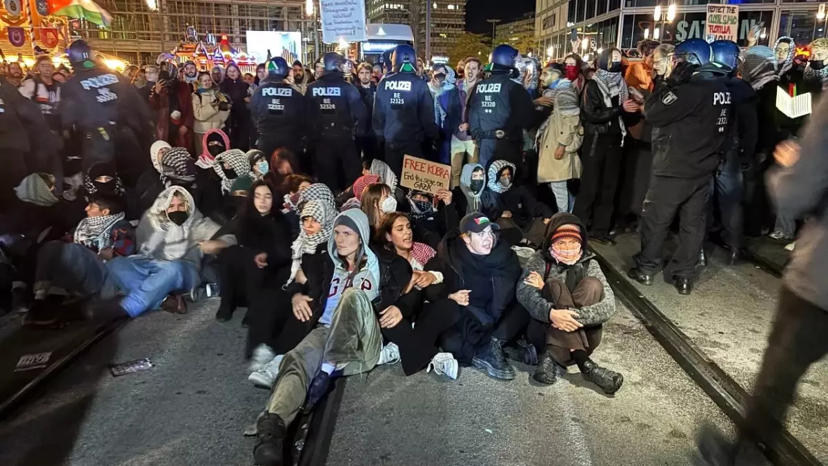 berlinde israile protesto n8hrWCz2