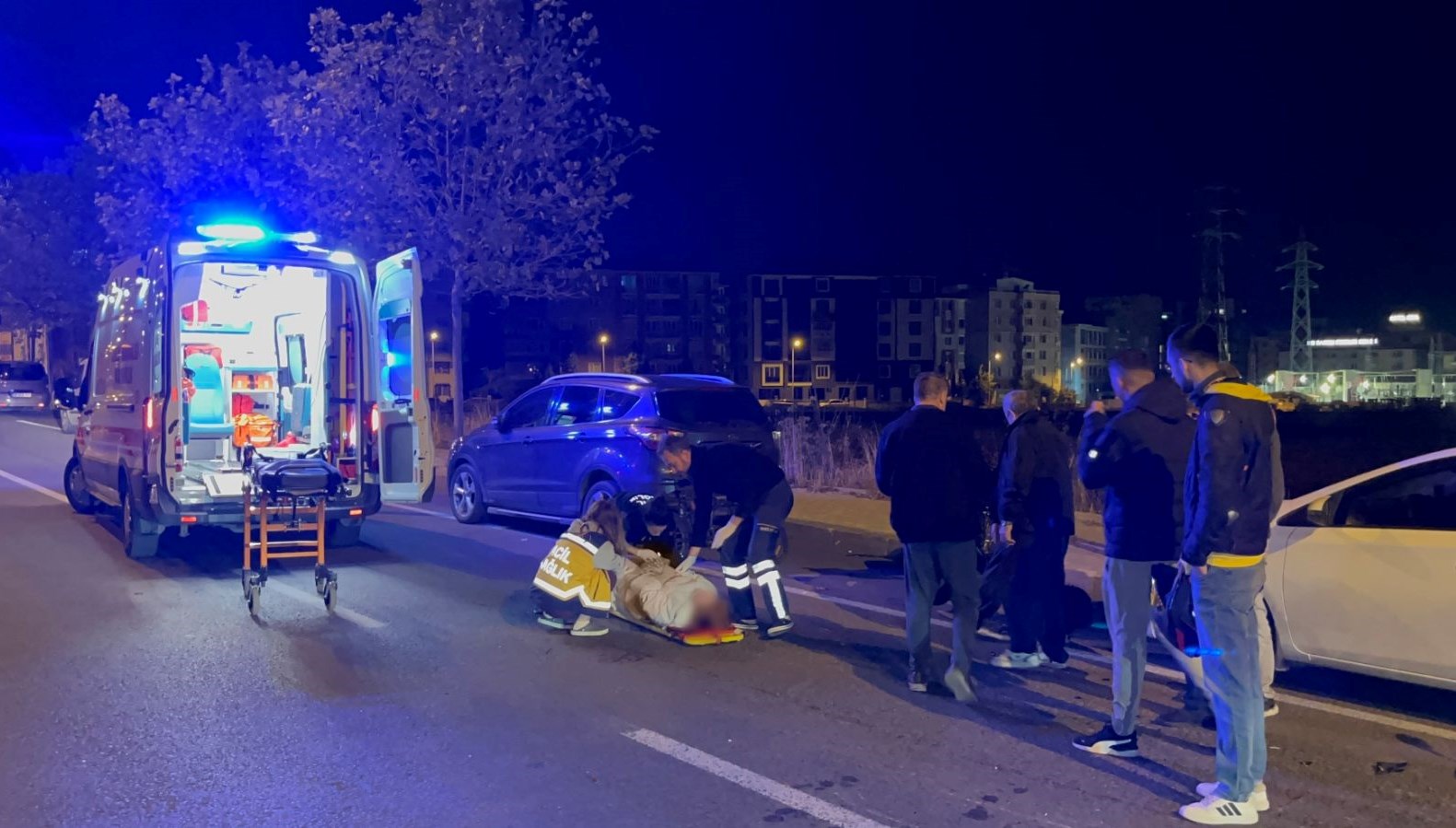 ehliyetsiz surucu park halindeki otomobile carpti shZRI6ZK.jpg