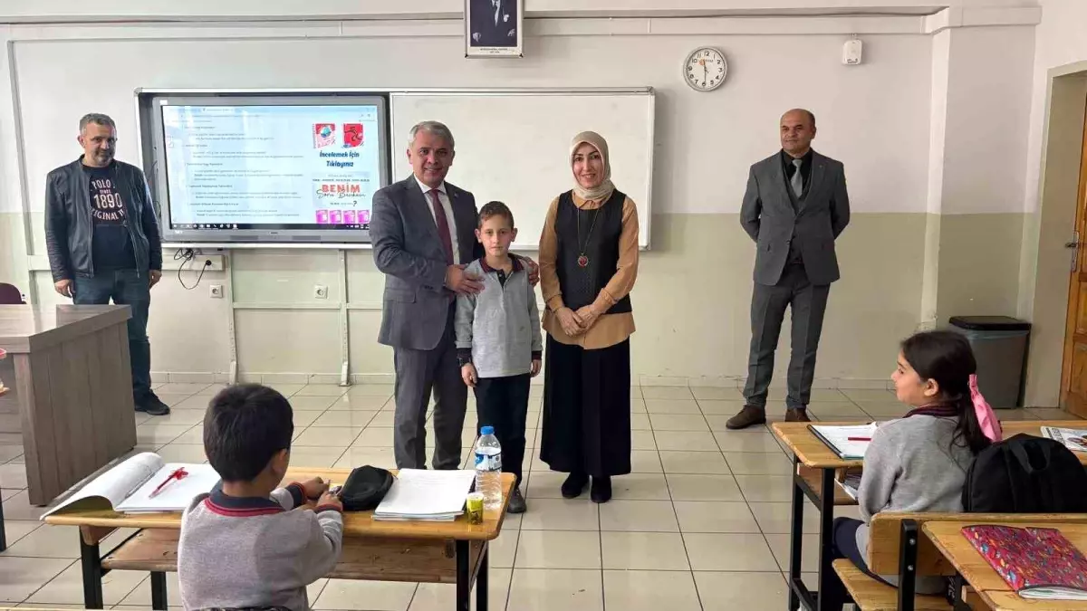 ogrenciyi bogulma tehlikesinden kurtaran ogretmene tesekkur XDaFvGw1.jpg