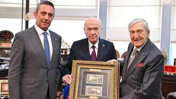 rahmi-koc-ve-ali-koctan-bahceliye-ozel-davet-LOcIsSw7