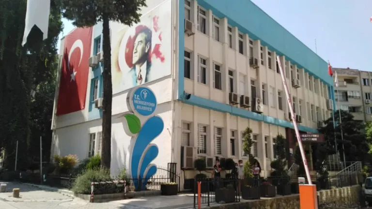 son-dakika-denizli-merkezefendi-belediyesine-operasyon-baskan-yardimcisi-dahil-5-kisi-gozaltina-alindi-bPrV81Bz-1