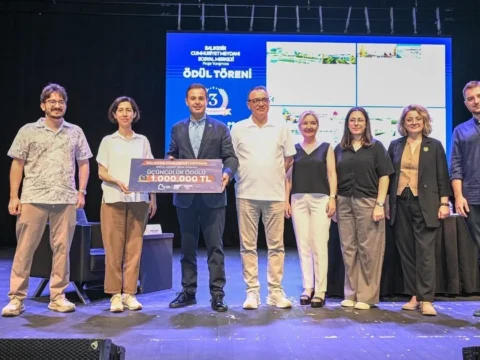 Balikesir cumhuriyet meydaninda oduller sahiplerini buldu claD3BLT