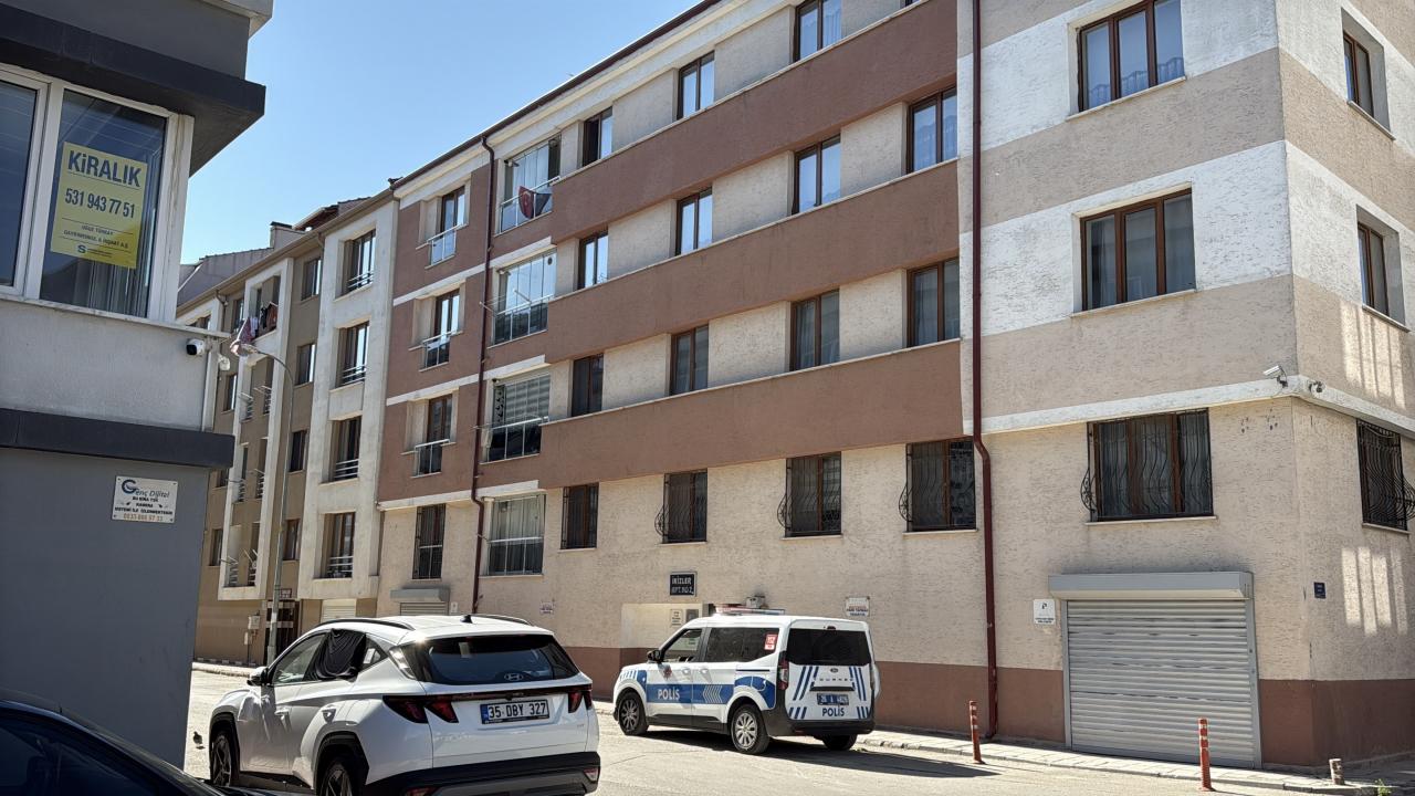 Gunlerdir haber alinamiyordu eve giren ekipler korkunc manzarayla karsilasti MwQFyeqx