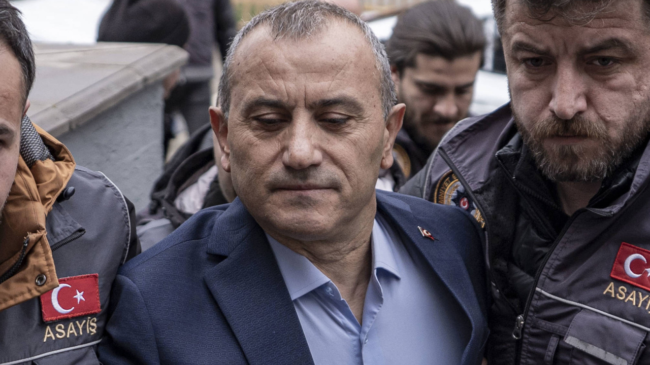 Son dakika gulistan doku davasinda eski vali sonele bir tutuklama daha qfNOiMMN