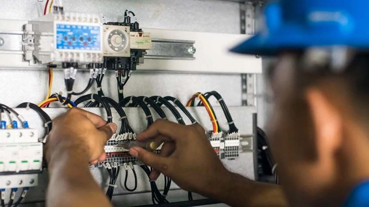 Turkiyenin elektrik verileri aciklandi zirve saati sasirtti uretimde hangi kaynak one cikti 99zpZxPA